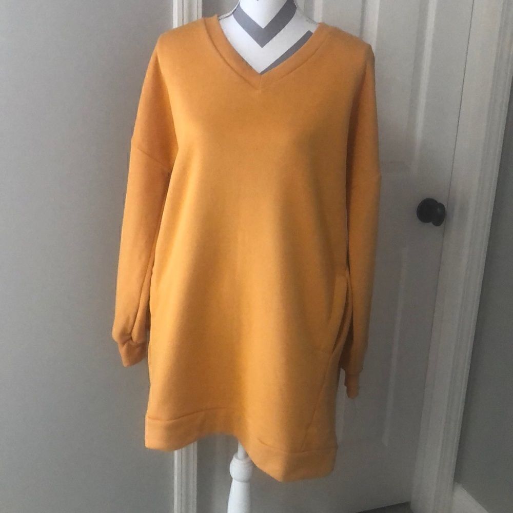 V-neck long line sweatshirt